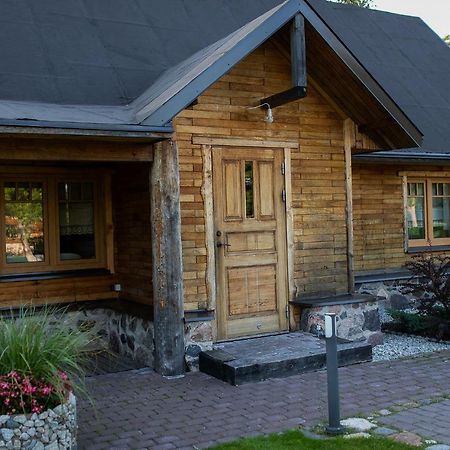 Erlendi Kodumajutus Villa Parnu Bagian luar foto